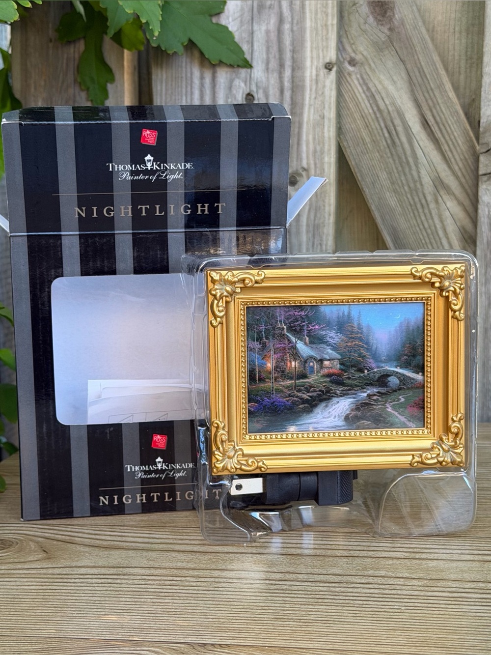 Thomas Kinkade Painter Of Light Twilight Cottage Gold Frame Plug-In Nightlight